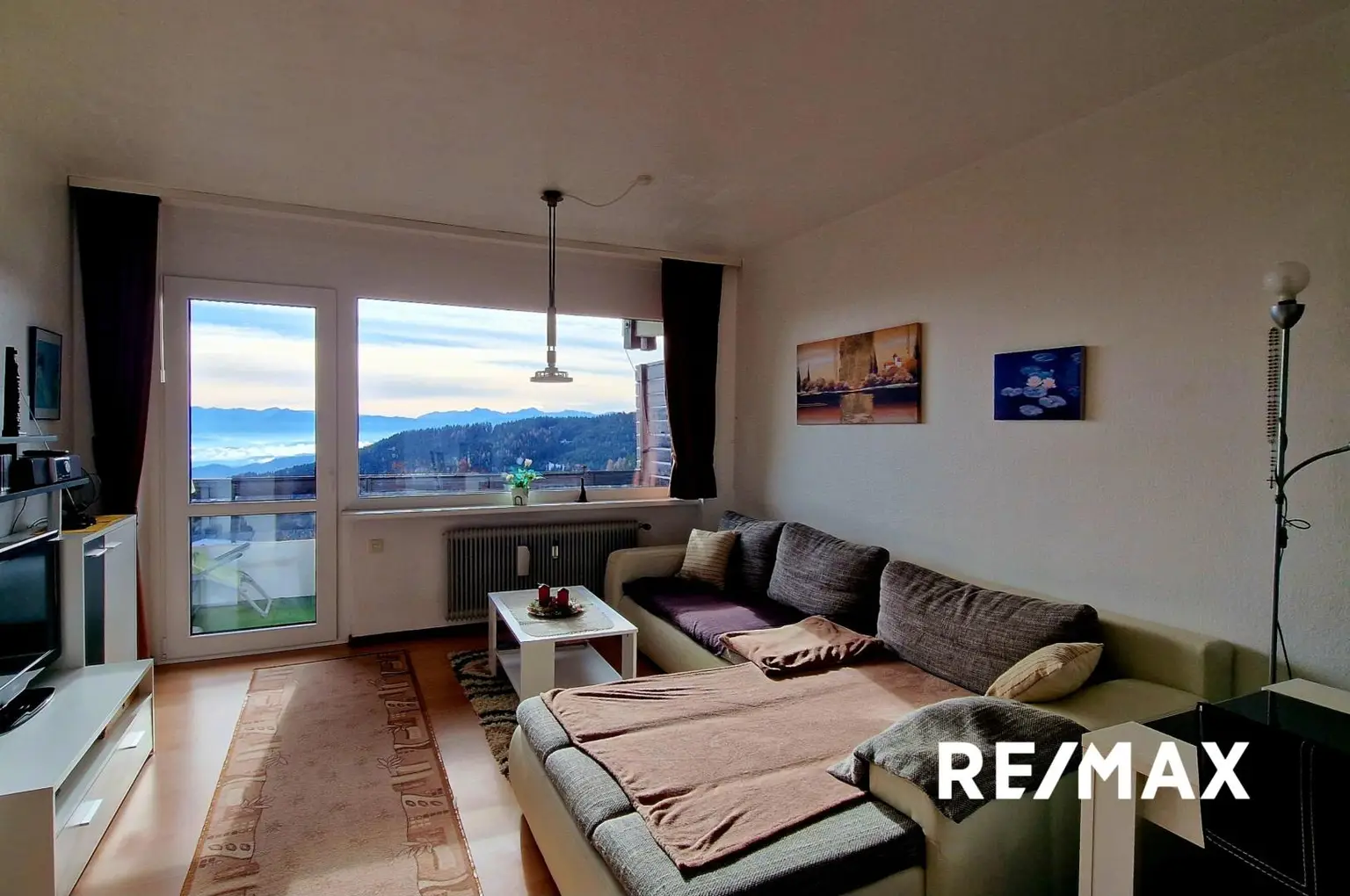 Wohnzimmer mit Bergblick - 1