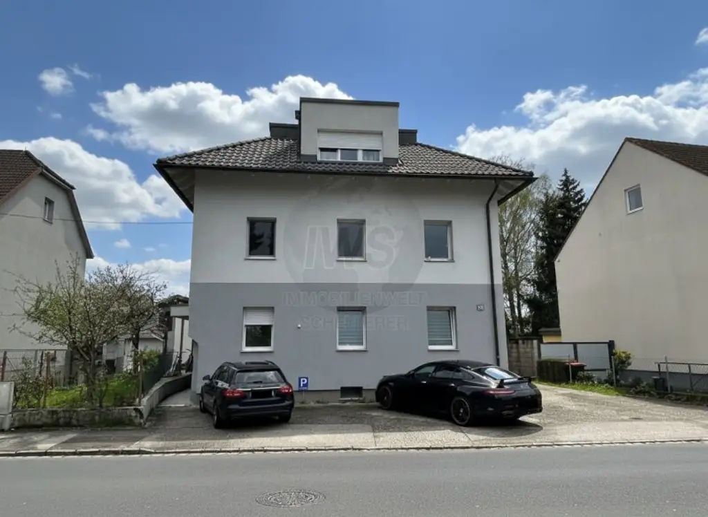 Attraktives Zinshaus in Wels: Modernisiert, 256m², Garten, Garage & 7 Stellplätze!