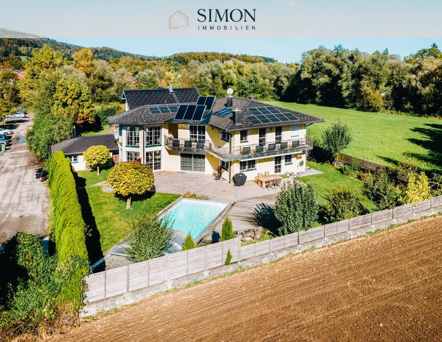 Exklusive Villa mit Pool und Traumgarten - Wohnen mit Blick auf den Untersberg