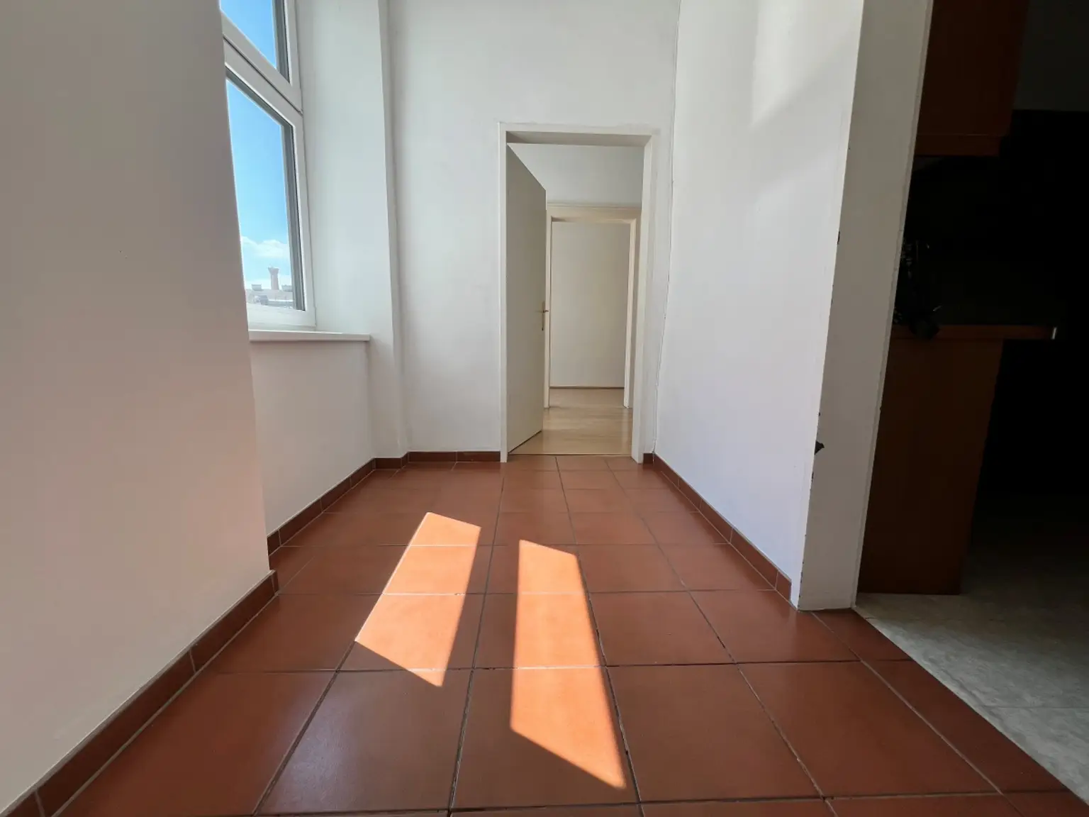 2 | ALTBAU - Wohnung - 4 Zimmer in TOP LAGE | Prima Service Immobilien