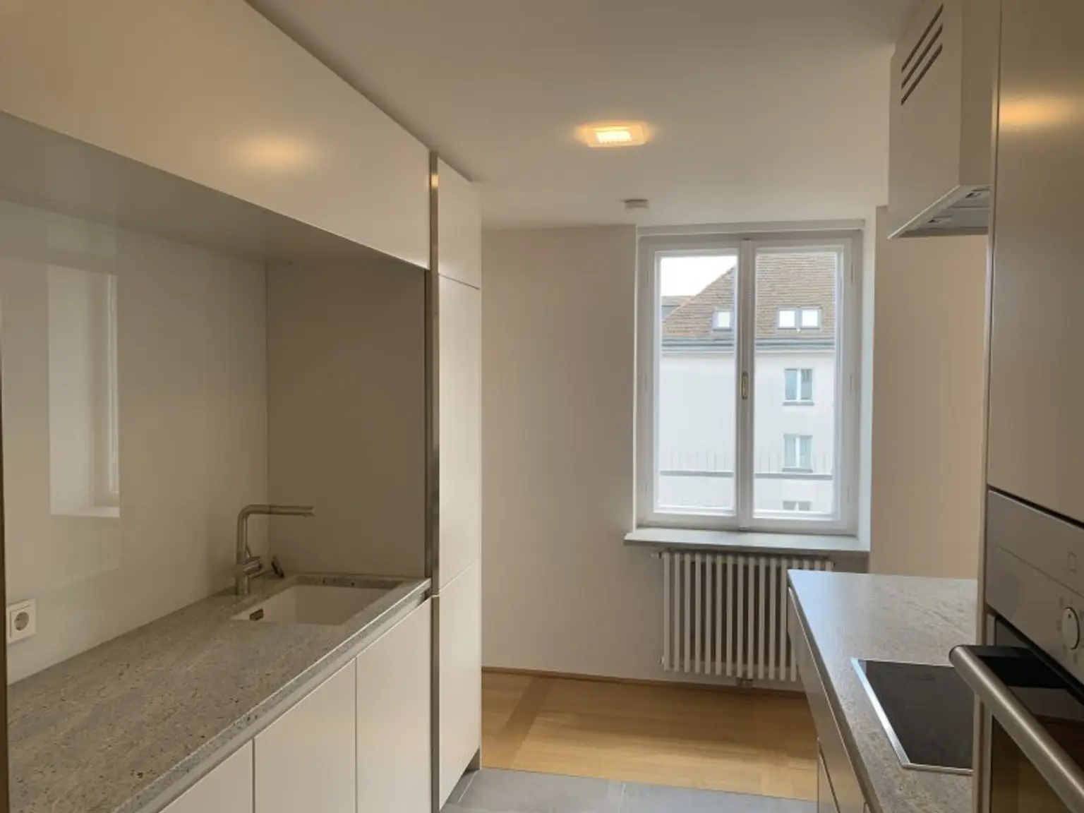 ZWEITBEZUG FERNBLICK GARAGE