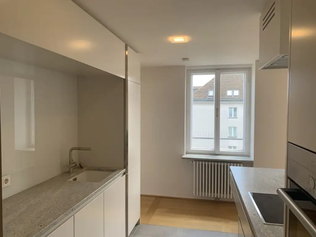 ZWEITBEZUG FERNBLICK GARAGE