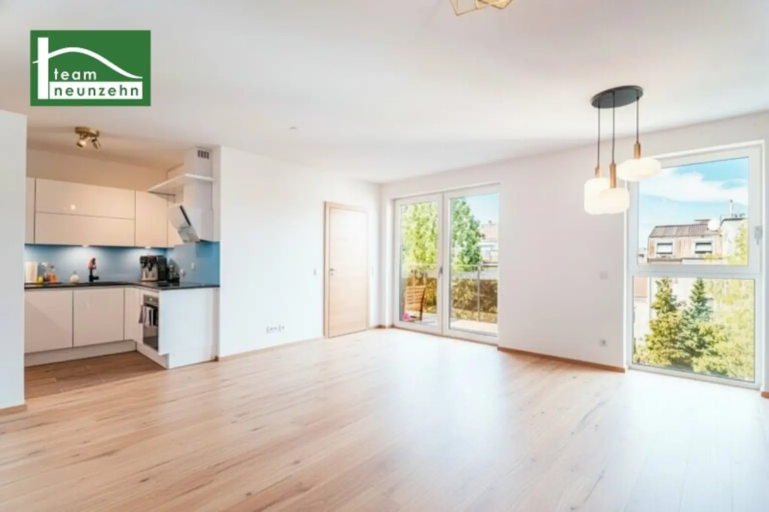 Einziehen und Wohlfühlen! Wohnung mit Hof-Balkon im hellen 4. OG nahe U3, Meiselmarkt und Schönbrunn! KLIMAANLAGE!