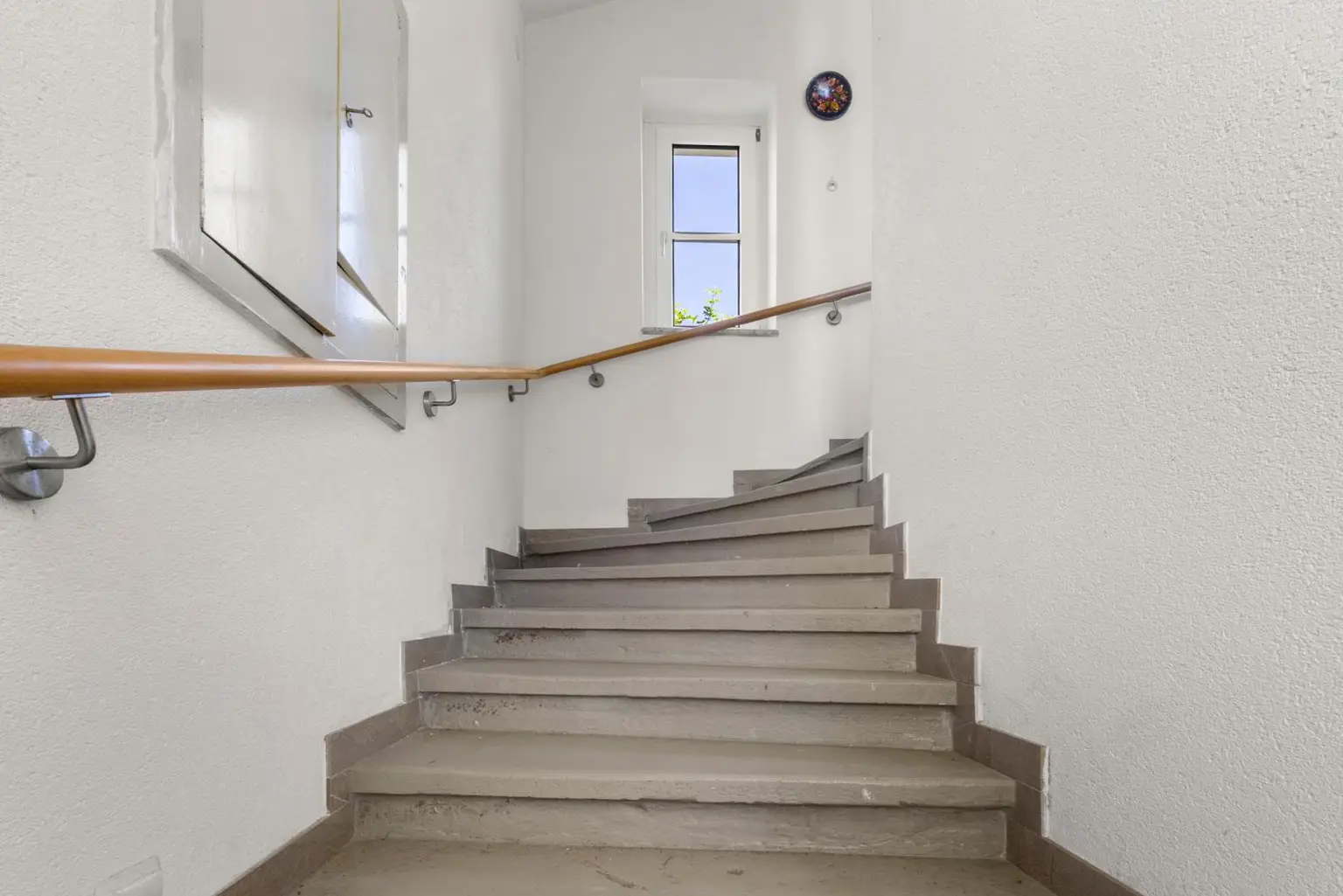 Großzügiges Haus in zentraler Lage samt großem Grundstück mit attraktivem Entwicklungspotenzial