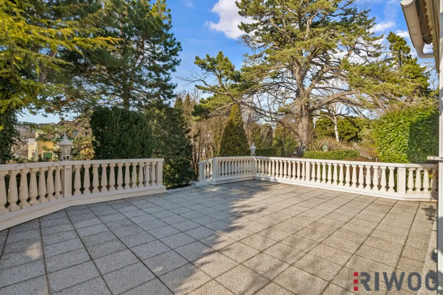 Private Estate Villa mit Fernblick | Privatwald | Virtual Tour | 4.200m2 Garten |  25 min. in den 1. Bezirk | Pool & Sauna