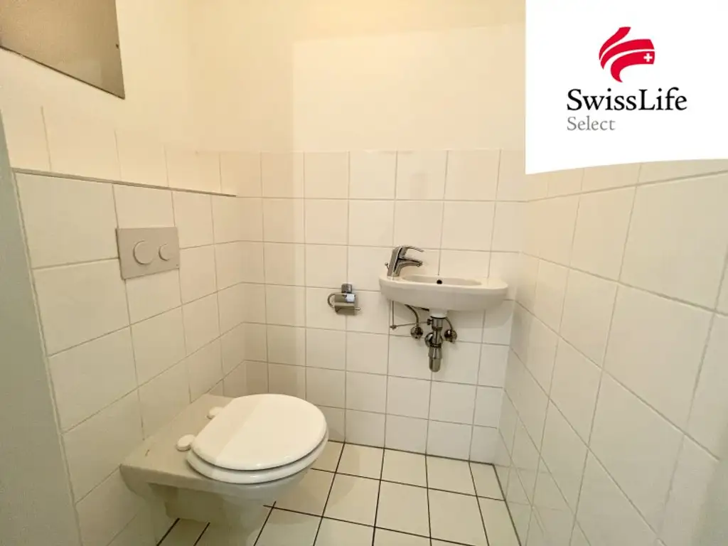 Stilvolle 2-Zimmer-Wohnung mit Loggia, Schrankraum und Garagenplatz – Nähe Längenfeldgasse