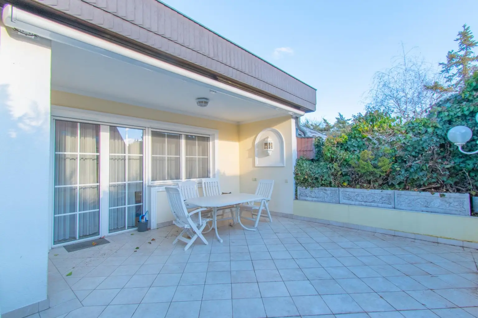 Bild 13, Terrasse, Ansicht 1