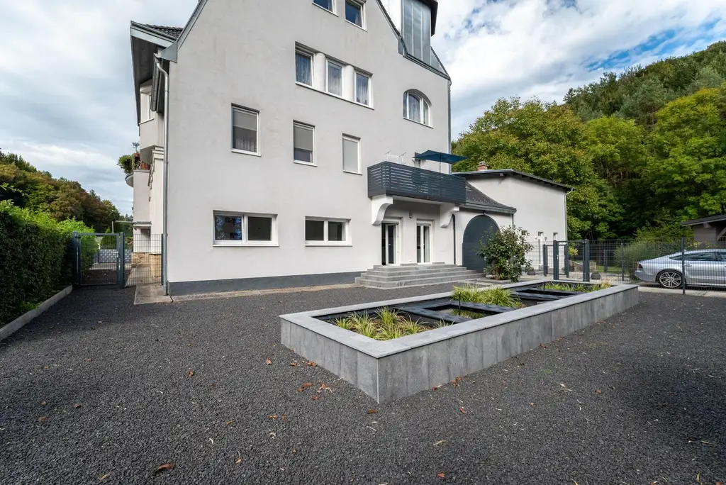 " Zinshaus mit Geschichte & Zukunft im Wienerwald "