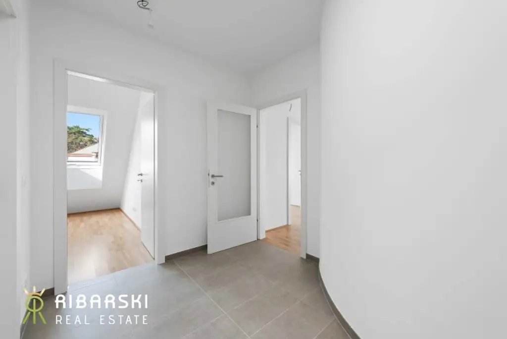 Wohnen in Verbundenheit - Charakterwohnung mit uneinsehbarer Dachterrasse - provisonsfrei, inkl. 2 TG Plätze
