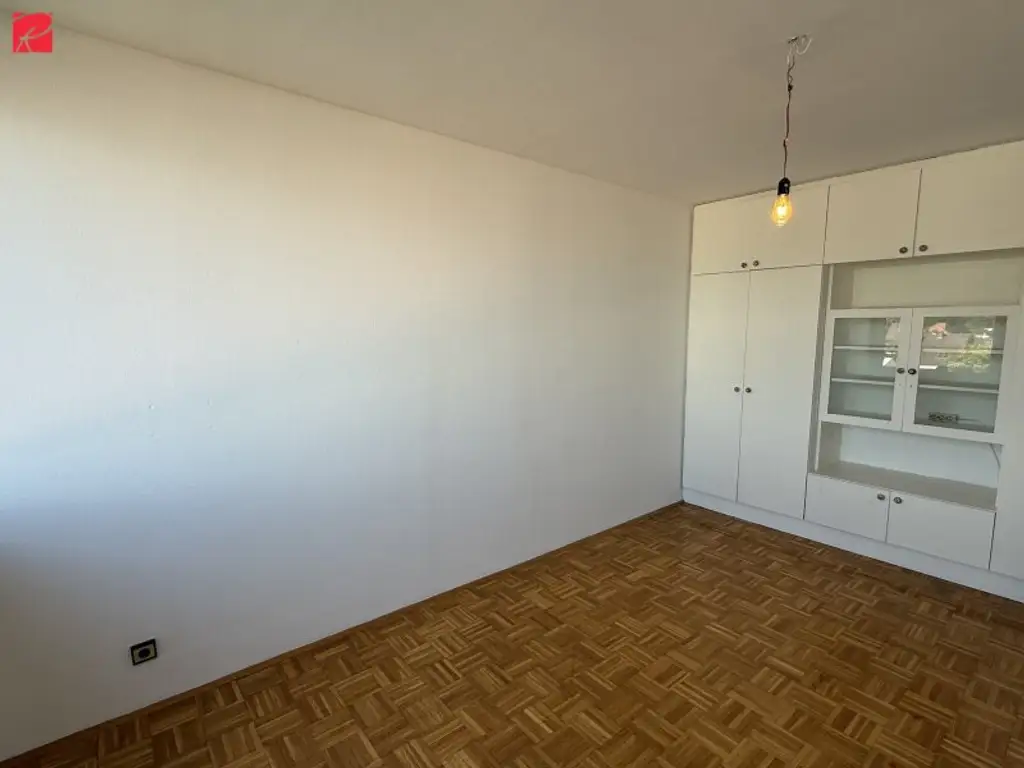 Ruheoase Zuhause: Helle Zimmer mit Grünblick!!