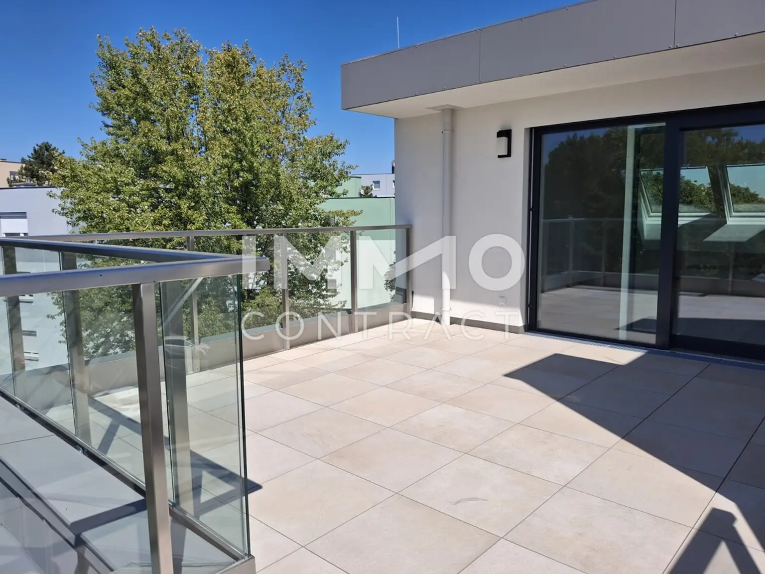 5-Zimmer-Penthouse mit zwei Terrassen – eigener Lift, Nähe zur U-Bahn