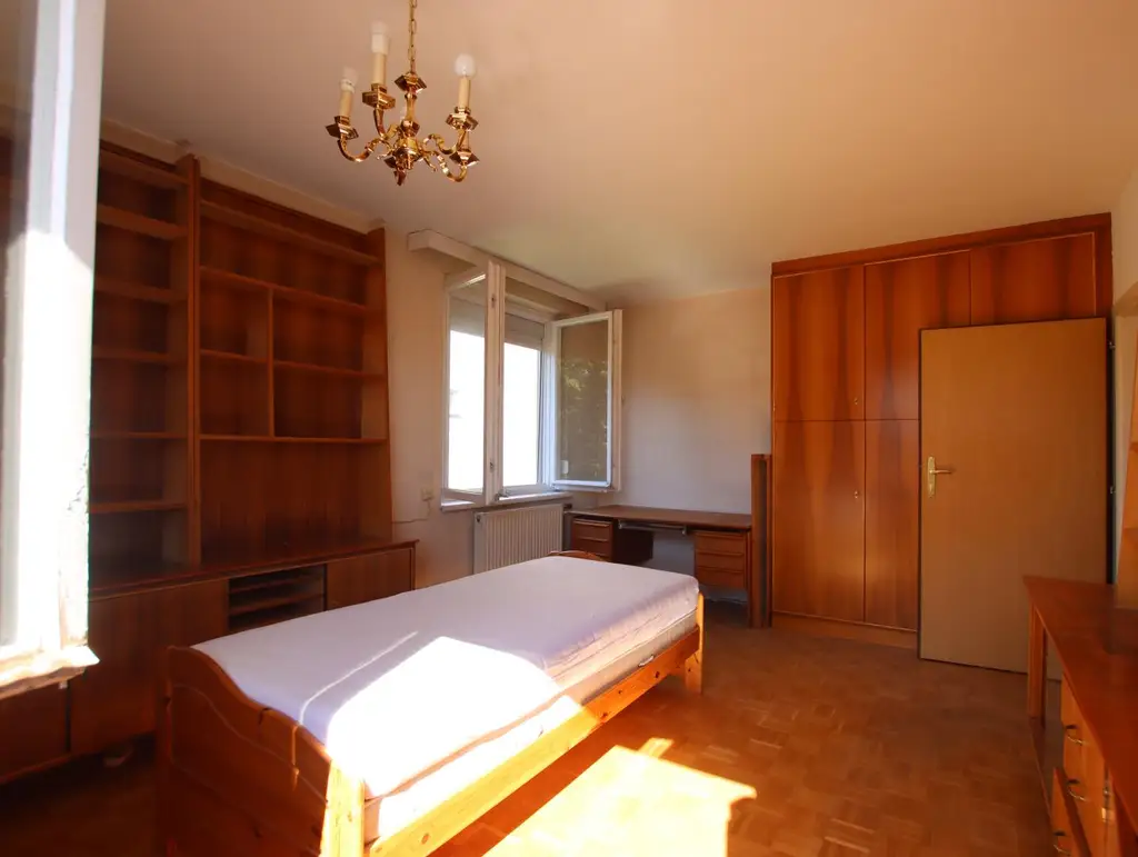 NEUER PREIS! 3 Zimmer Wohnung im Stadtzentrum mit Potential zu kaufen!