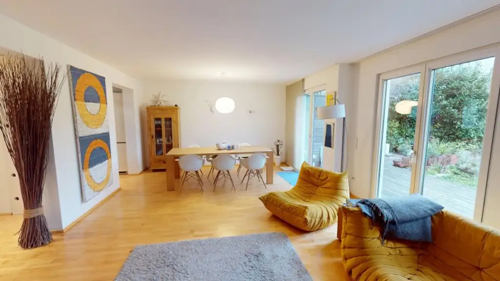 Wien-Strebersdorf: Doppelhaushälfte mit großem Garten am Fuße des Bisambergs