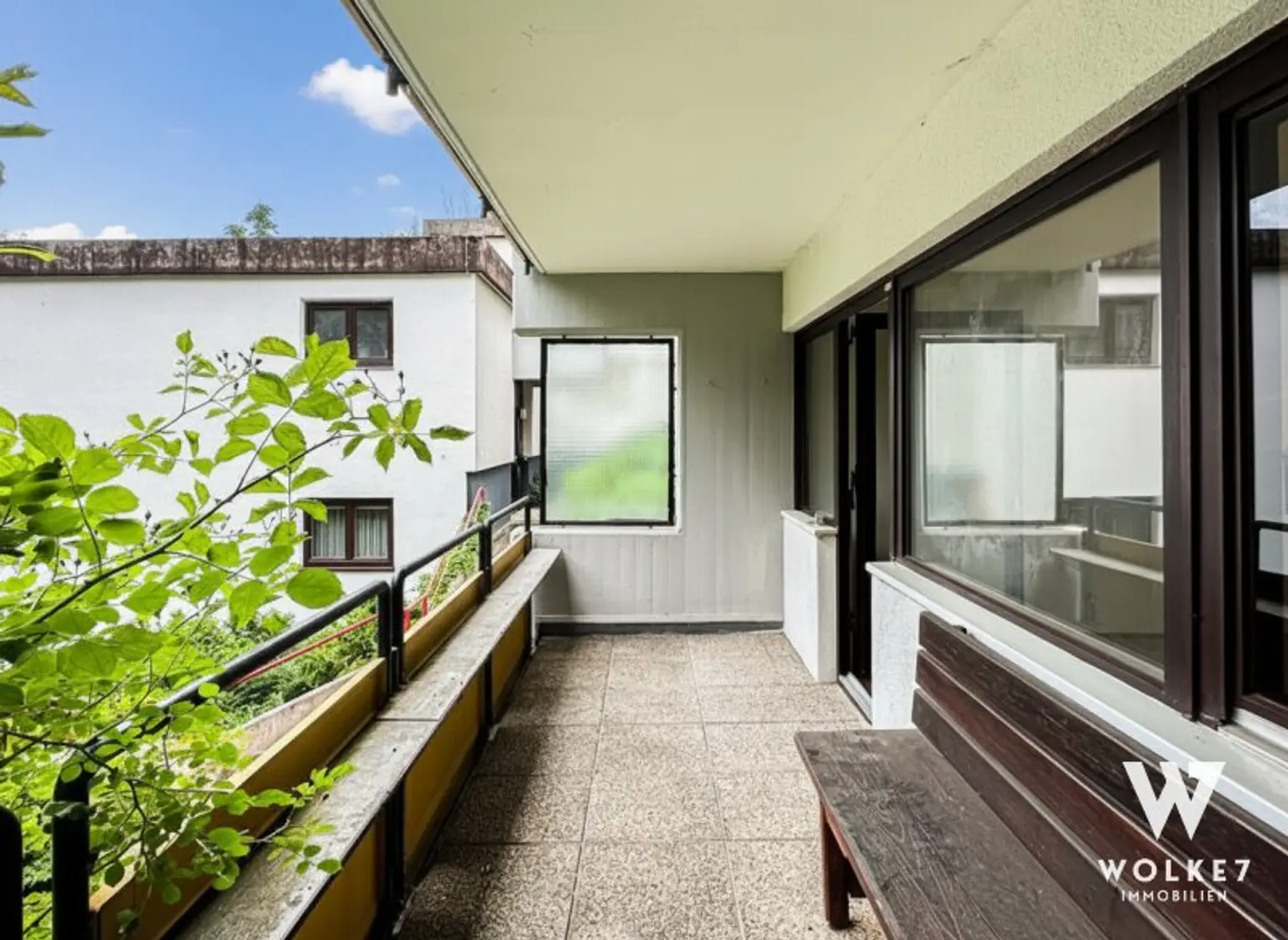 Wohnen am Mauerbach – mit Loggia, Schlossblick und absoluter Ruhelage im Grünen