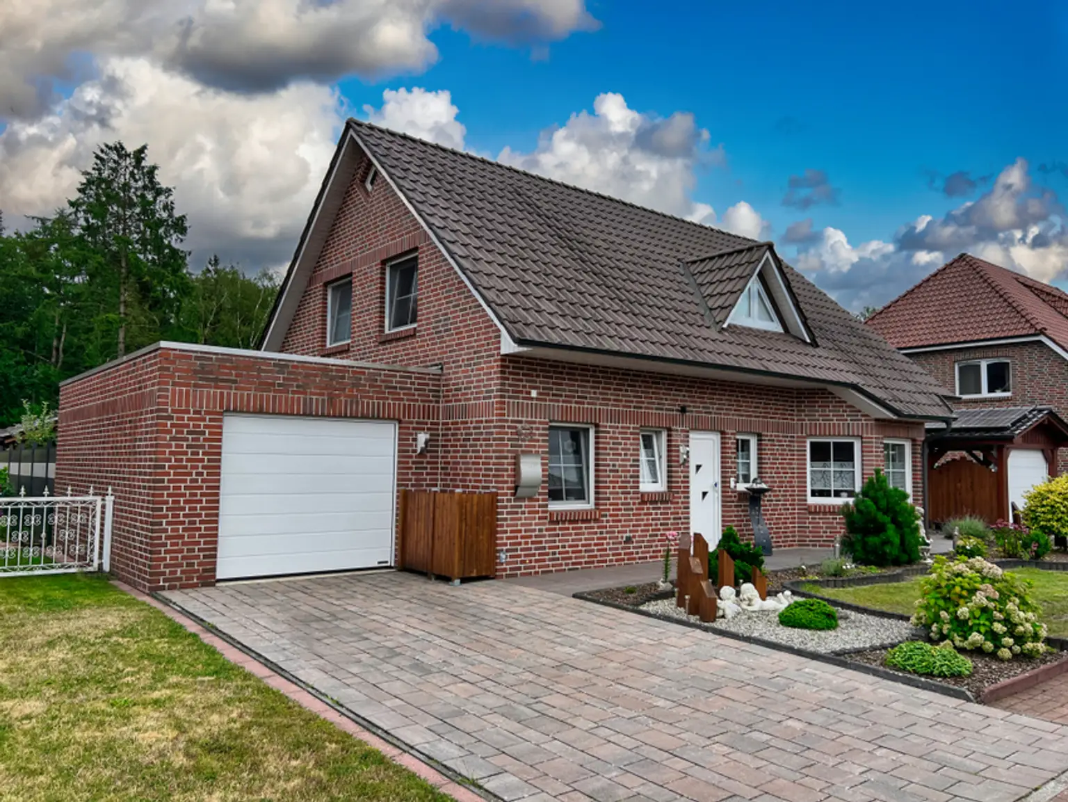 In toller Waldrandlage! TOP-gepflegtes Einfamilienhaus in Rastdorf!