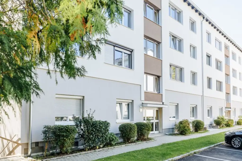 GEIDORF I UNSANIERTER WOHNJUWEL I RUHIGE LAGE MIT GRÜNBLICK I HOHE RÄUME I ALTBAUCHARME MIT PARKETT I BAD MIT  BADEWANNE I PROJEKT WOHNEN