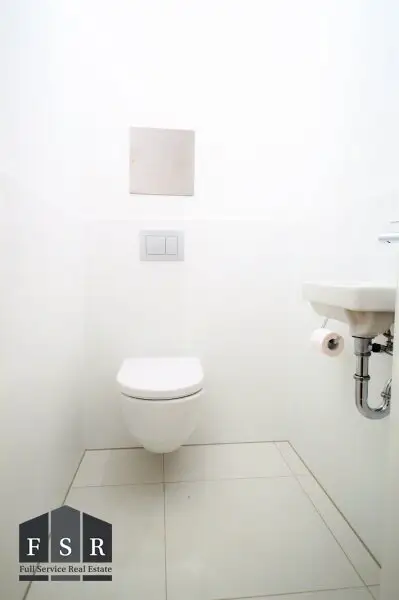 Alles da - Moderne und elegante Altbauwohnung mit Balkon in bester Lage + 1x Garagenplatz und Einbauküche im Preis inkludiert