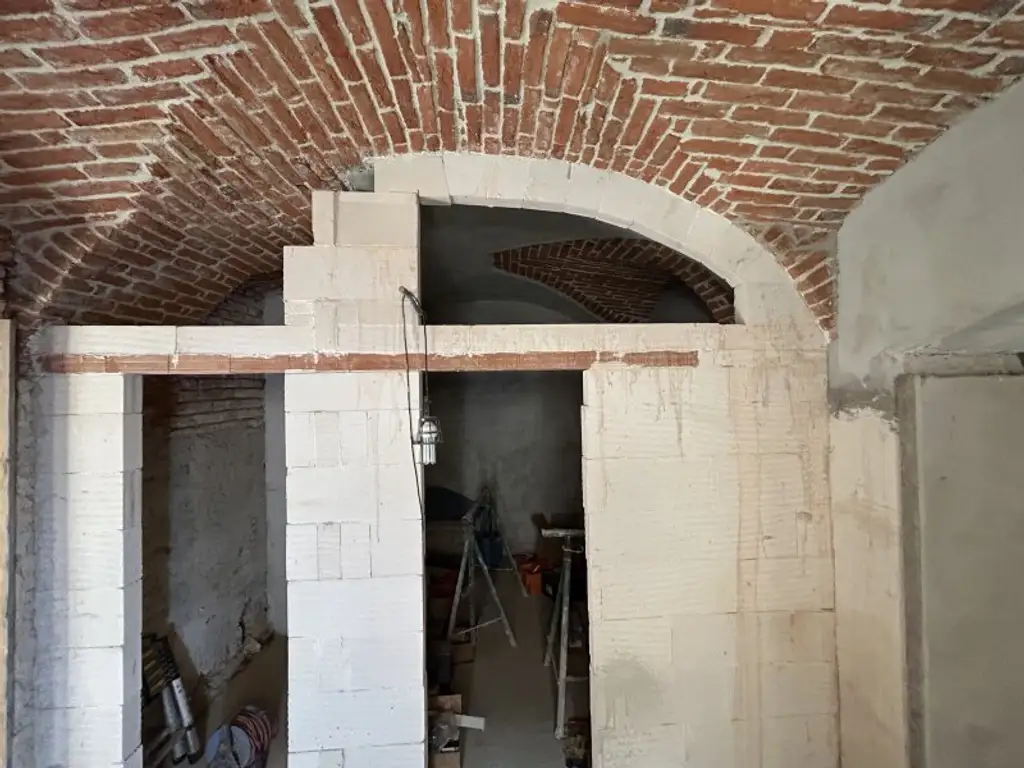 +++ Historisches Mehrfamilienhaus mit Charakter und Potenzial – eines der ältesten Gebäude Kőszegs! +++