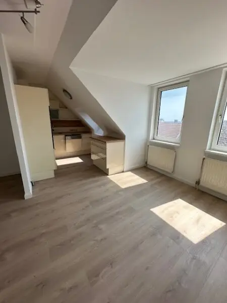Badenerstraße - herrliche 2 Zimmerwohnung mit Autoabstellplatz!