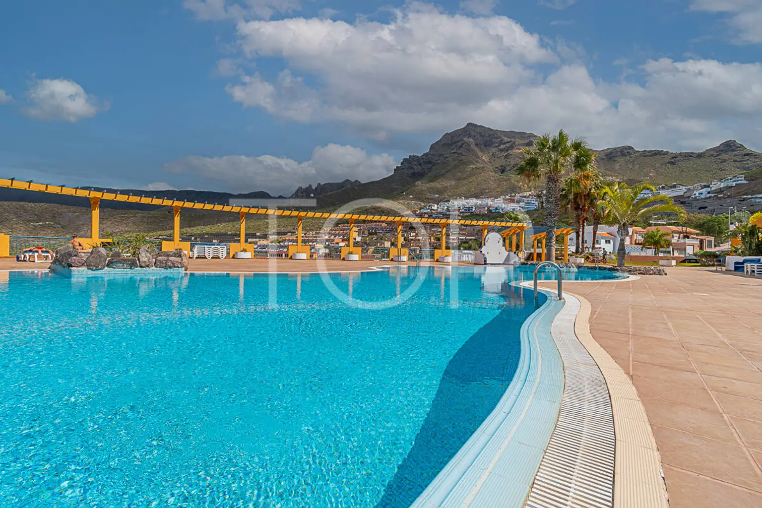 Wohnung-Roque-del-Conde-Schwimmbad-Teneriffa-2 (1)