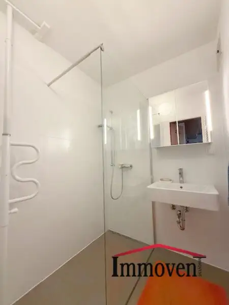 Helle 3-Zimmerwohnung mit Loggia und Parkplatz!