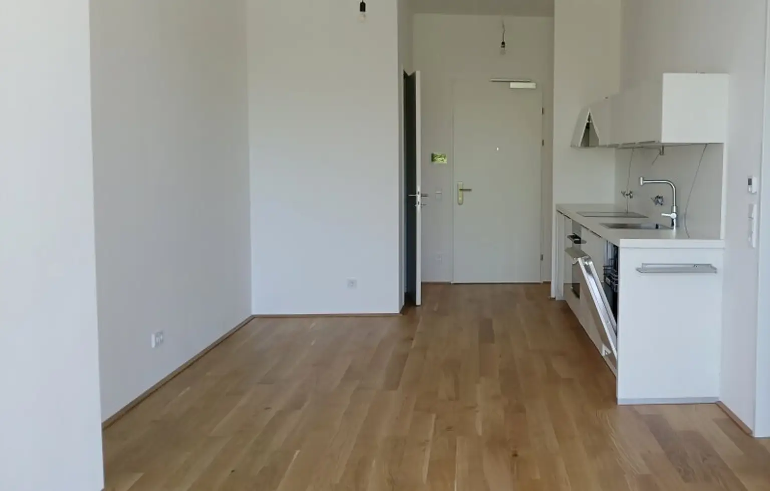 Wunderschöne 2 Zimmerwohnung mit großem Balkon im Zentrum