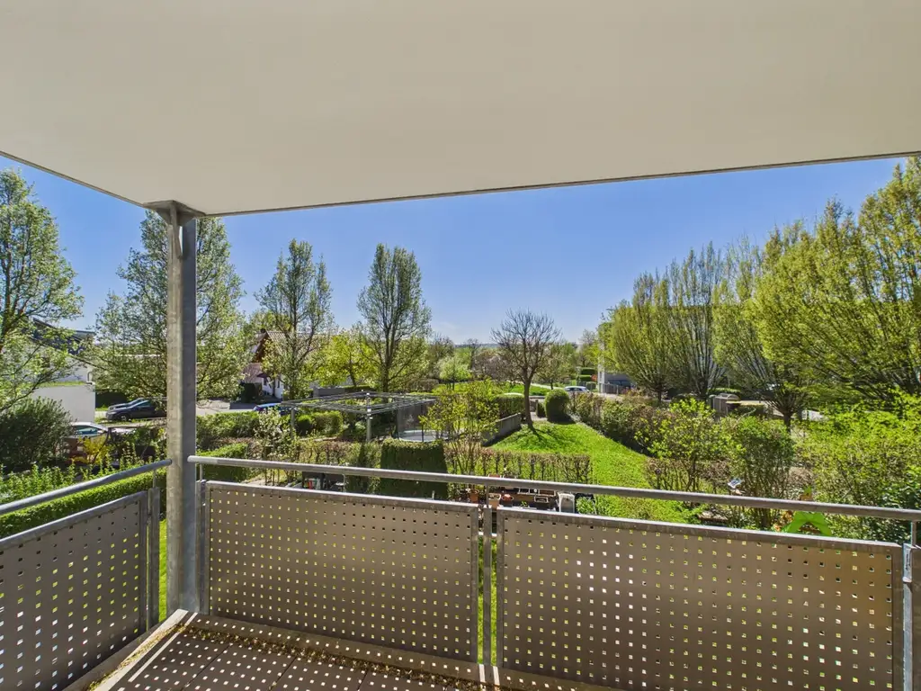 Aussicht vom Balkon ins Grüne