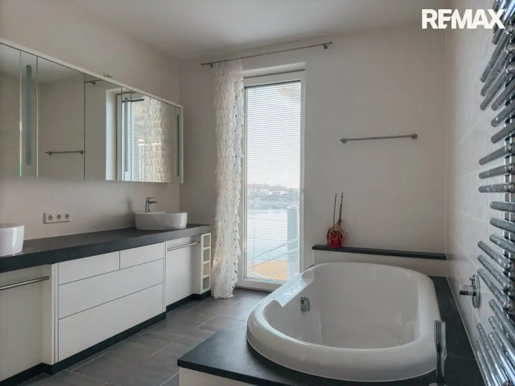 Wohnen am Wasser - ca. 189 m² Wohnfläche & direkter Seezugang auf Pachtgrund!