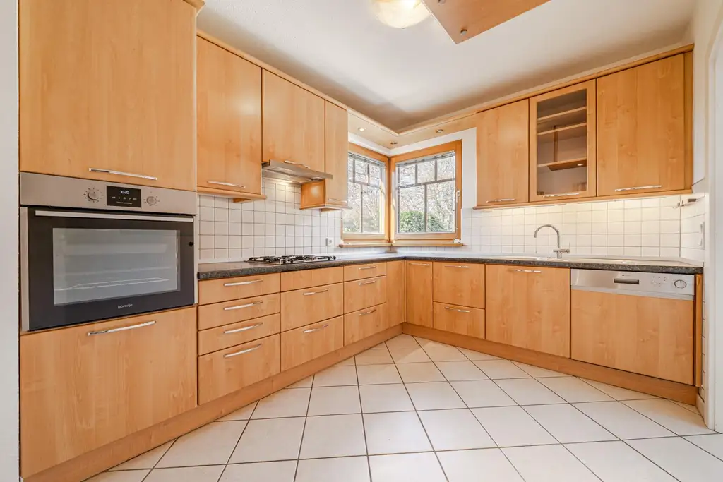 EIN HAUS MIT CHARAKTER! Einzigartiges Einfamilienhaus mit traumhaftem Garten, Garage und mehr!