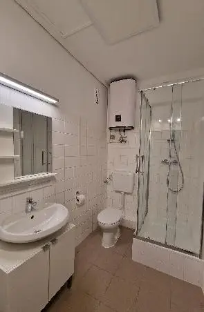 Duschkabine/Infrarotheizung/Boiler