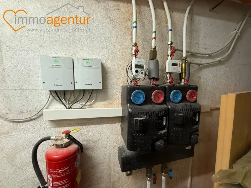 Gepflegtes Zweifamilienhaus mit stabilen Einnahmen & Potenzial, in Engelhartszell