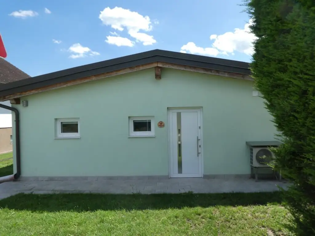 NEUER PREIS - neuwertiges, vollmöbliertes, barrierefreies Wohlfühlhaus auf Eigengrund mit Pool und Klimaanlage