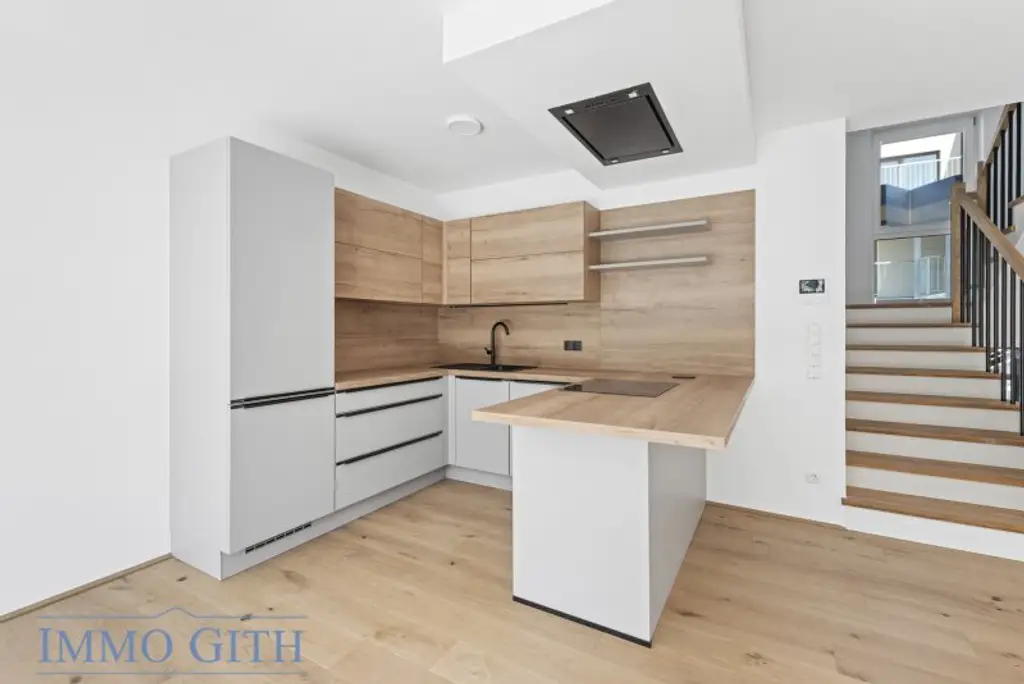 EXKLUSIVES TOWNHOUSE MIT GARTEN, PV-ANLAGE & DESIGNAUSSTATTUNG ZU KAUFEN – WIEN DIREKT VOR DER TÜR
