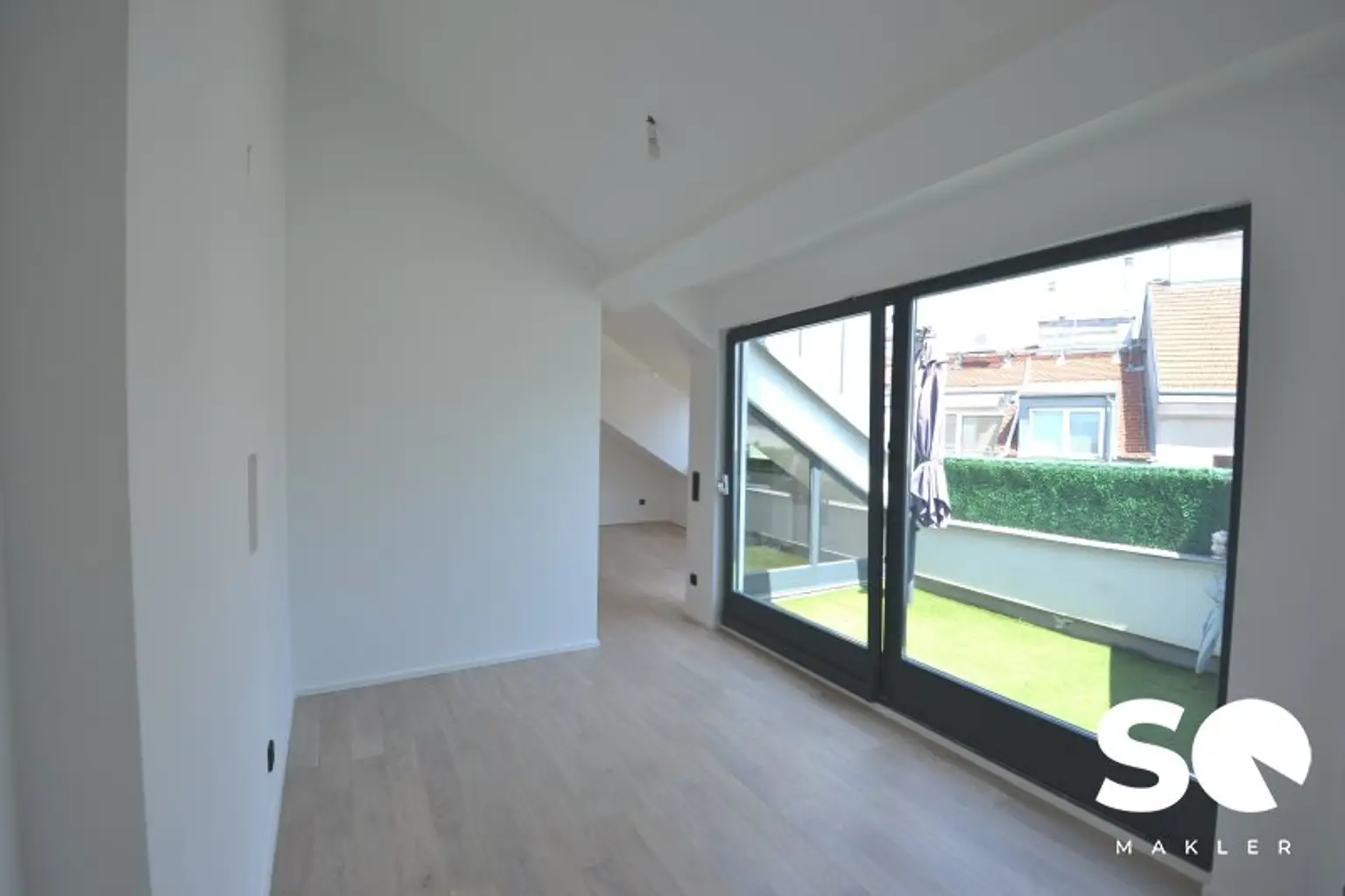 #SQ - STILVOLLE DG-WOHNUNG MIT SONNIGER TERRASSE BEIM AUGARTEN (GAUßPLATZ) & NÄHE DONAUKANAL (U4)