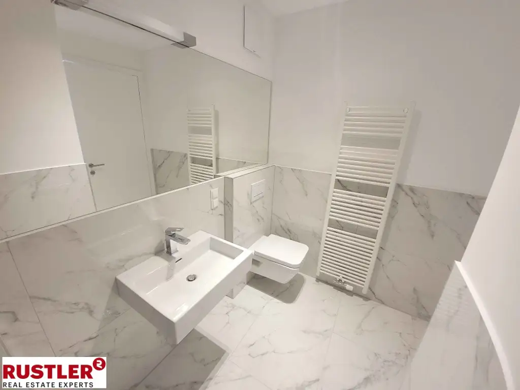 Luxuriöse Dachterrassenwohnung auf 3 Etagen direkt an der U3 - klimatisiert - mit Garage!