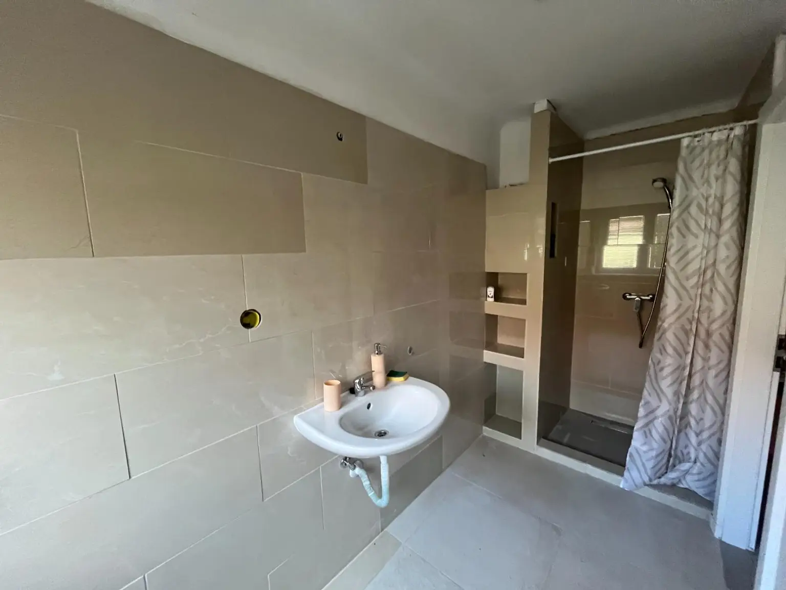 Familienfreundliches Ein- oder Zweifamilienwohnhaus mit 2 Wohneinheiten!