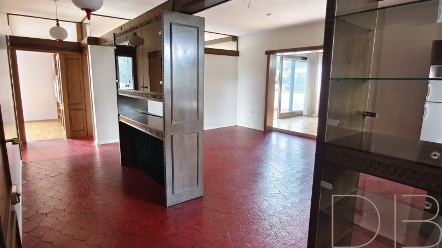 DB IMMOBILIEN | Sanierungsbedürftige 4-Zimmer-Wohnung mit südseitiger Terrasse und traumhaften Ausblick!
