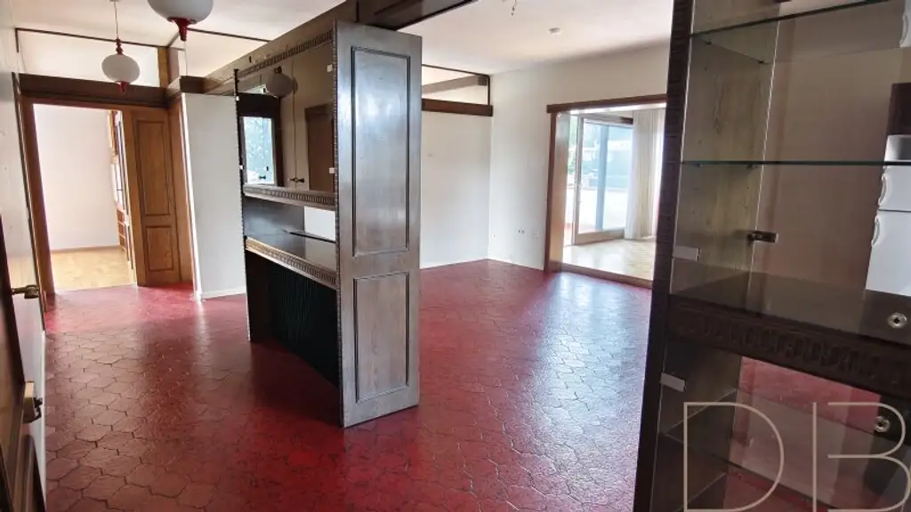 DB IMMOBILIEN | Sanierungsbedürftige 4-Zimmer-Wohnung mit südseitiger Terrasse und traumhaften Ausblick!