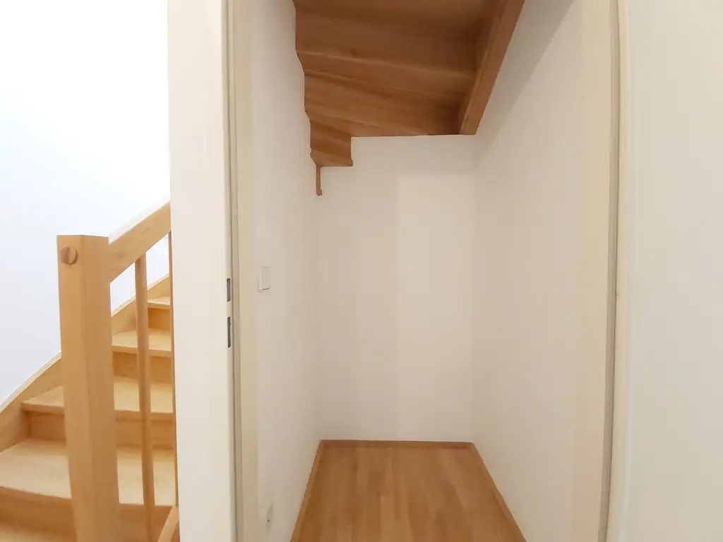 Moderne Maisonette mit 3 Zimmern und Dachterrasse nächst Enkplatz!