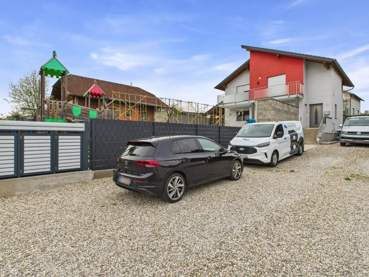 NÄHE WELS: Hochwertig modernisiertes Einfamilienhaus mit Traumgarten, Luxus - Poolanlage & smarter Haustechnik