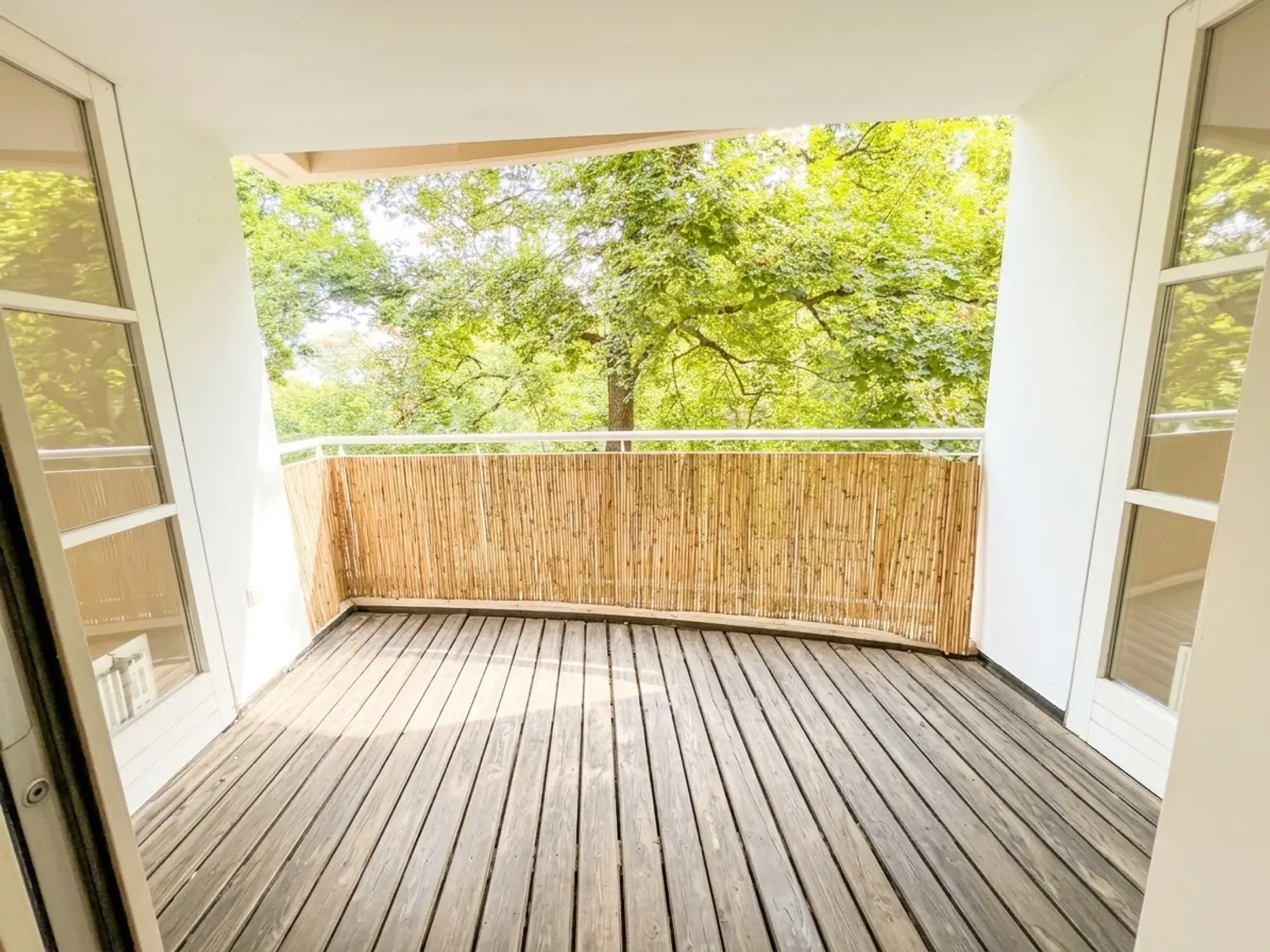 UNBEFRISTET: Moderne 2-Zimmer-Wohnung in Botschaftsviertel