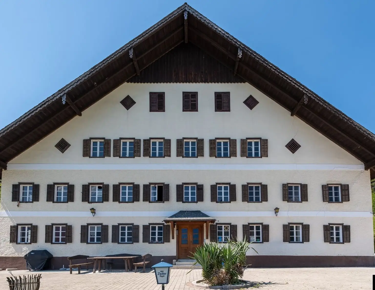 ATTERSEE: UNIKAT: Bauernhaus mit Gästehaus und Seezugang