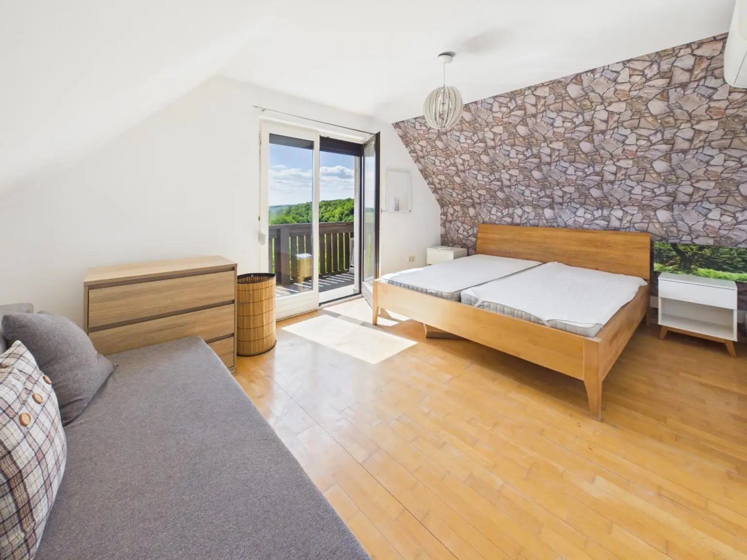 Zimmer groß