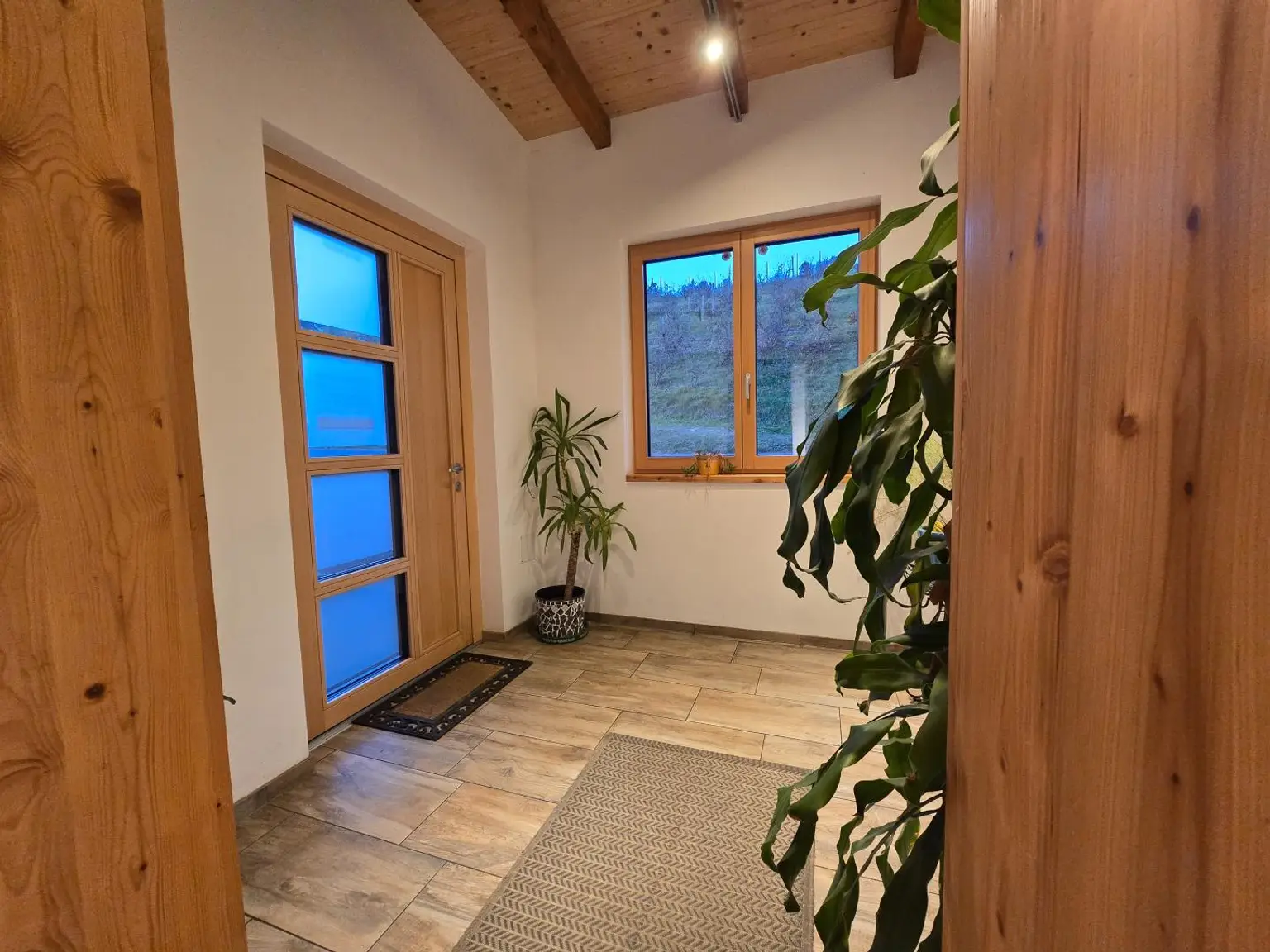 Großes Haus für Visionäre in Aussichtslage (Buschenschank, Weingärten)