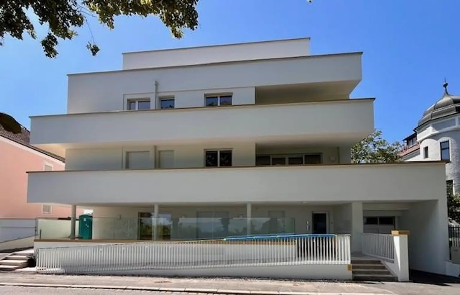 Luxuswohnung in Bestlage zu vermieten - 3-Zimmer-Wohnung mit großer Terrasse & Garten