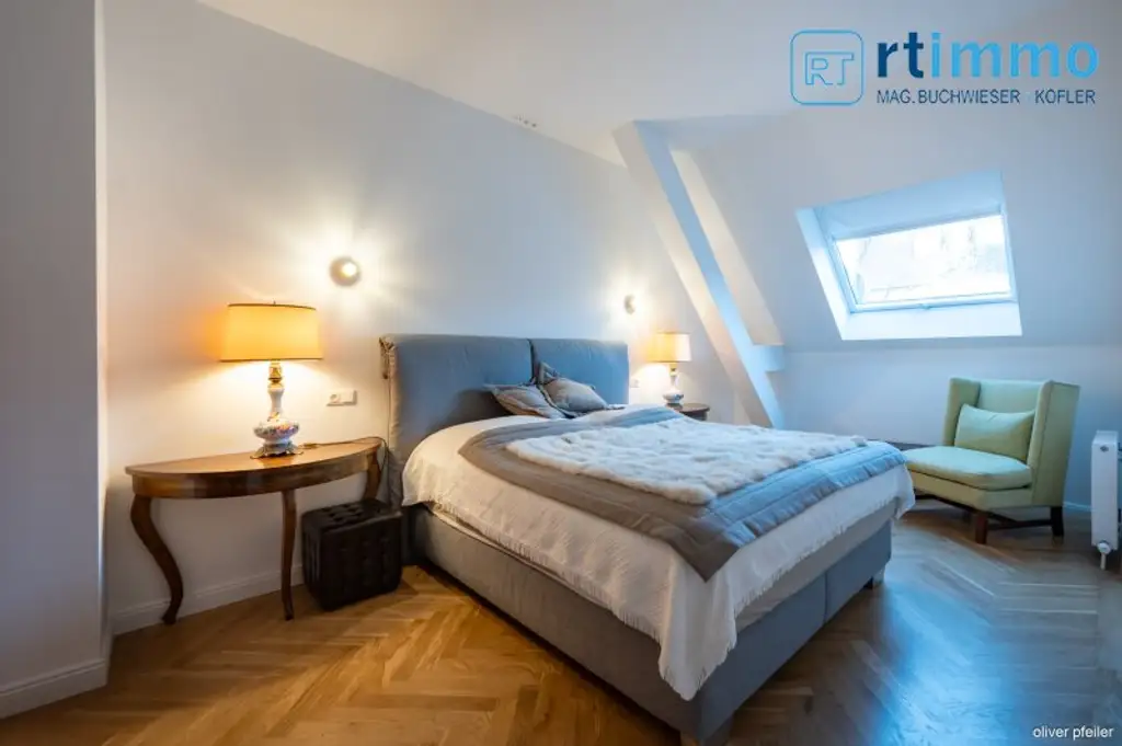 EDLE 5-ZIMMER DACHGESCHOSSWOHNUNG mit TERRASSE und AIRCONITION , Neuwertig