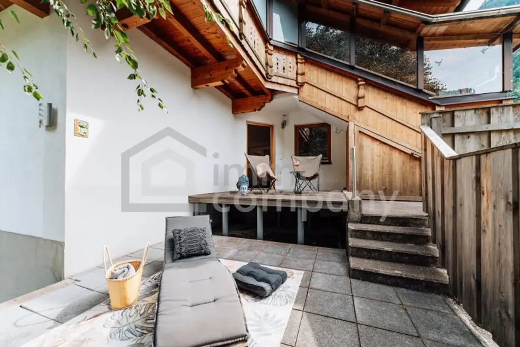 WOHNEN AM SEE - Absolute Rarität in unmittelbarer Seenähe mit Bergblick - 5 Zimmer Erdgeschoßwohnung mit großzügigen Räumlichkeiten