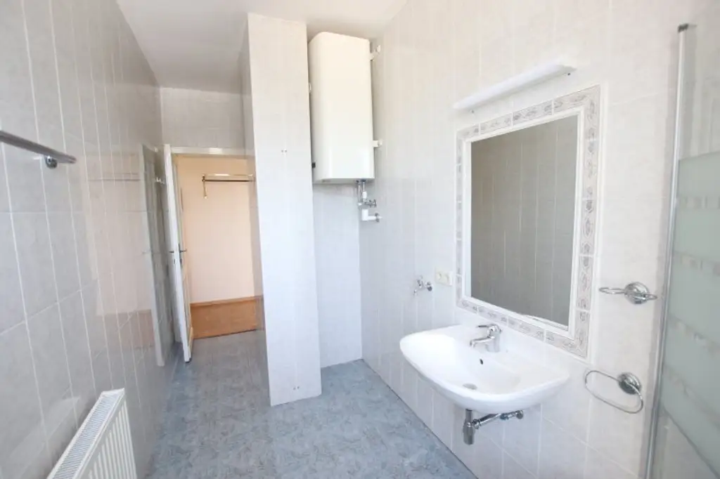 Tolle, sanierte 101m² - 4 Zimmer Altbauwohnung in der Mariannengasse - City