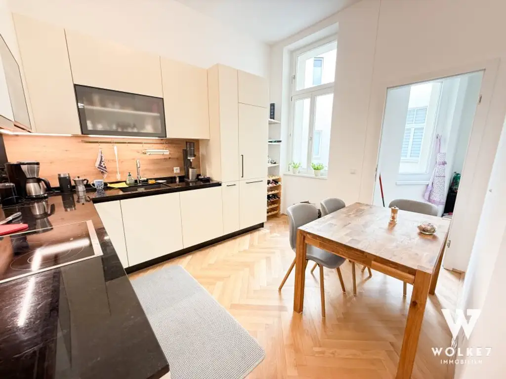 Klassischer Altbau trifft modernen Luxus – Helle kernsanierte 2-Zimmer-Wohnung mit Balkon & Tiefgarage in bester Lage von Margareten