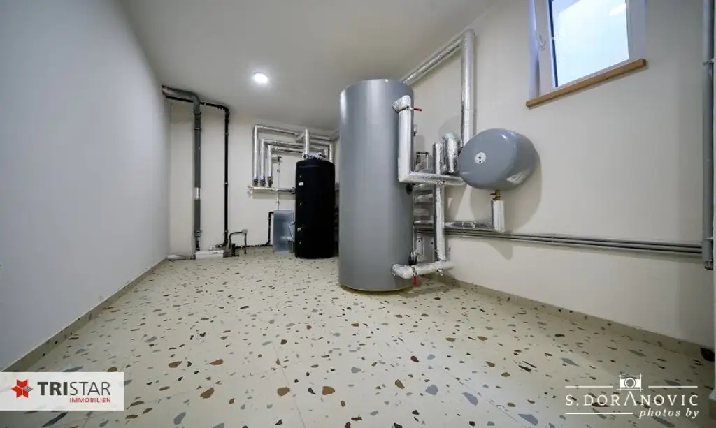 NEU! ++ Gießhübl/Maria Enzersdorf ++ Exklusives Haus mit Pool, Garten, Dachterrasse & 2 Carport-Stellplätzen ++ Vollunterkellert ++ inkl. Küche ++